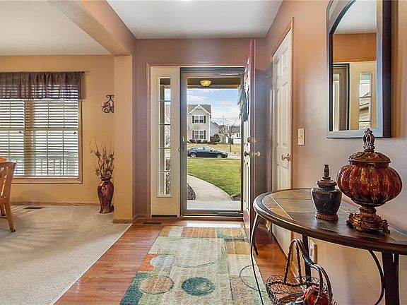 5th image of 1183 Falling Brook Cir