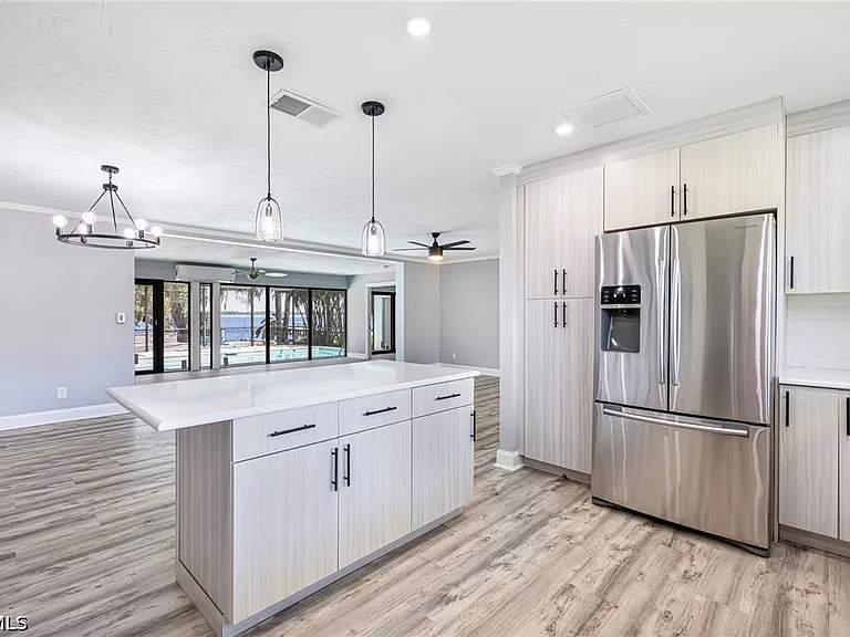 3933 E River Dr — Photo 8