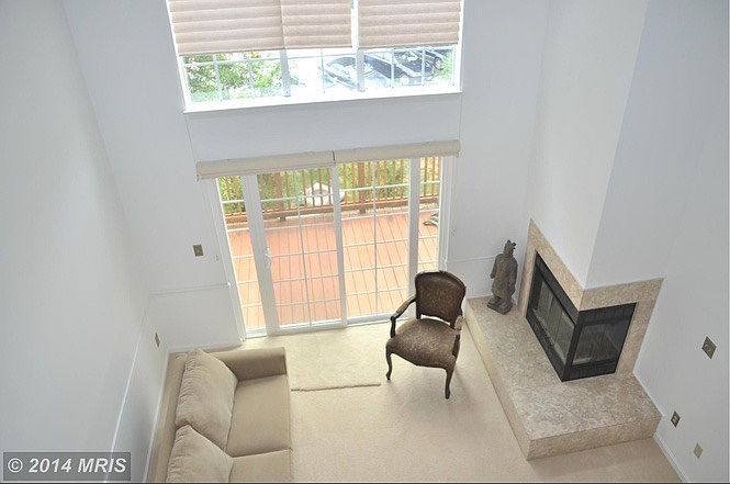 Living Rm w/Fireplace