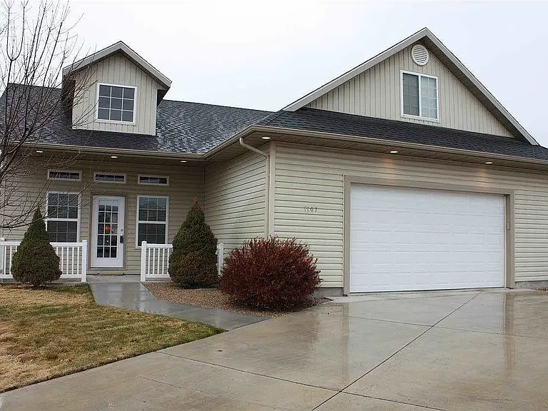 1107 Bailey Ave — Photo 2