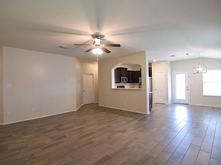 1411 Amber Dawn Dr — Photo 6