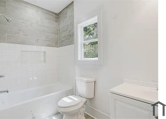 3 bed, $1,600 — Photo 3