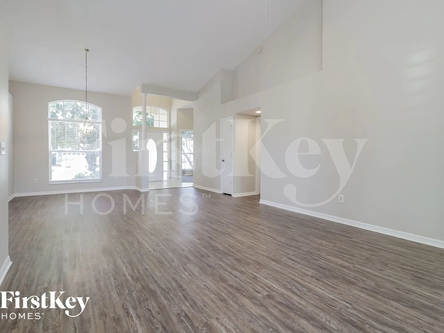 4 bed, 2.0 bath, 2377 sqft, $3,260 — Photo 3