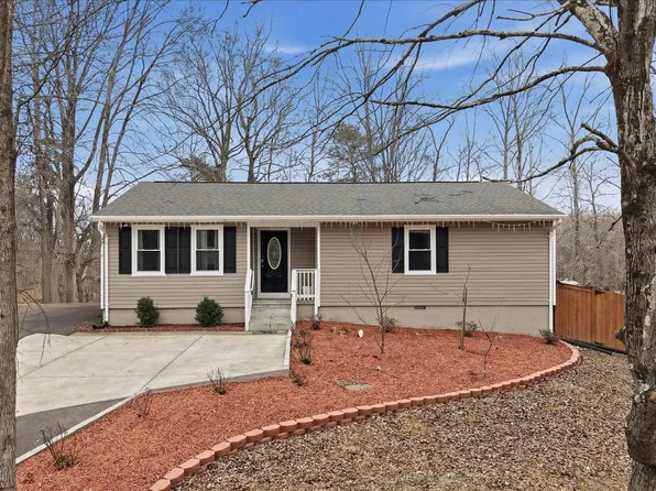 911 Walnut Dr, Fredericksburg, VA 22405