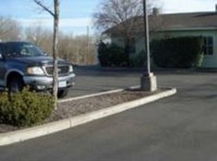 1240 N Riverside Ave, Medford, OR 97501