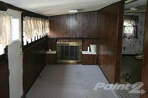 Front room w fireplace