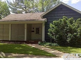 516 S Front St, Chesaning, MI 48616