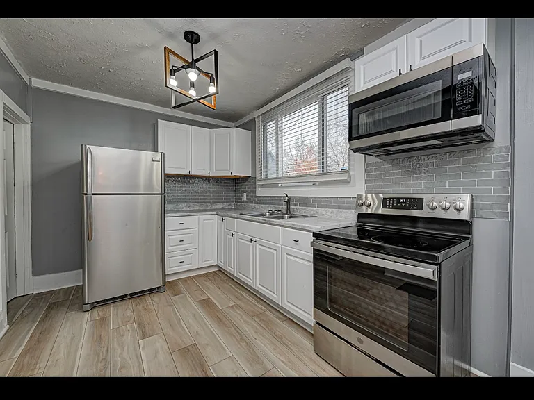 814 Parkway Ave #1 — Photo 3