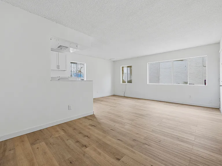 3877 Menlo Ave #1 — Photo 10