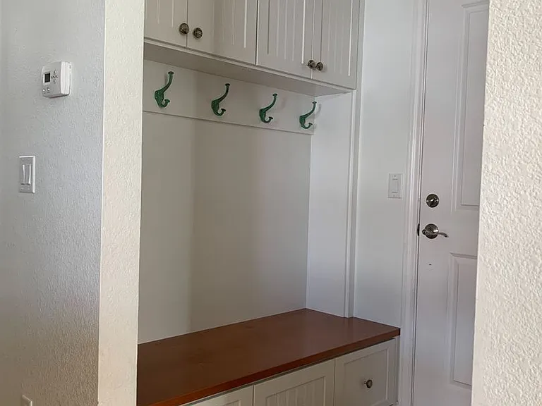 2380 Hecla Dr — Photo 4