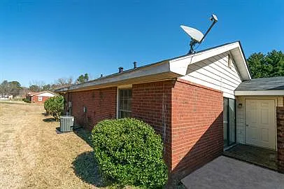 2 bed, 1201 sqft, $1,300 — Photo 3