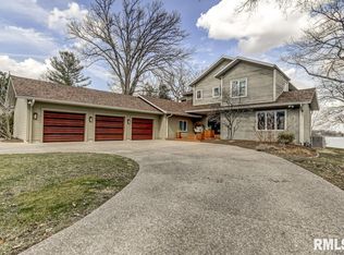 16 Hickory Point, Springfield, IL 62712