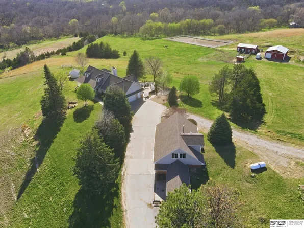 7751 Loess Ln, Fort Calhoun, NE 68023