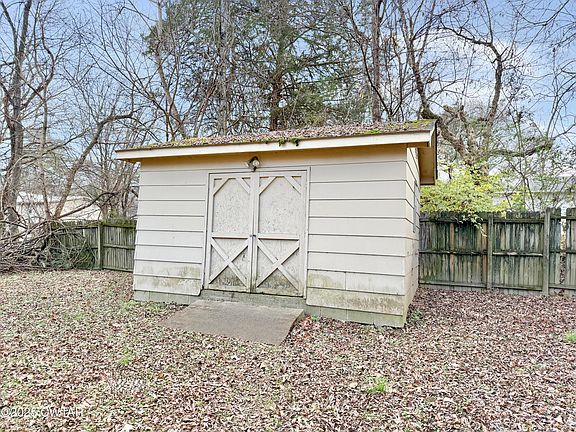 5th image of 1439 Hazel Cir