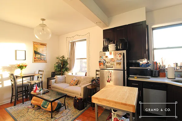 Rented by Grand & Co. | media 8