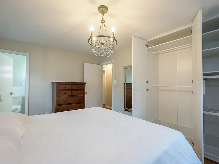 407 Russell Rd — Photo 24