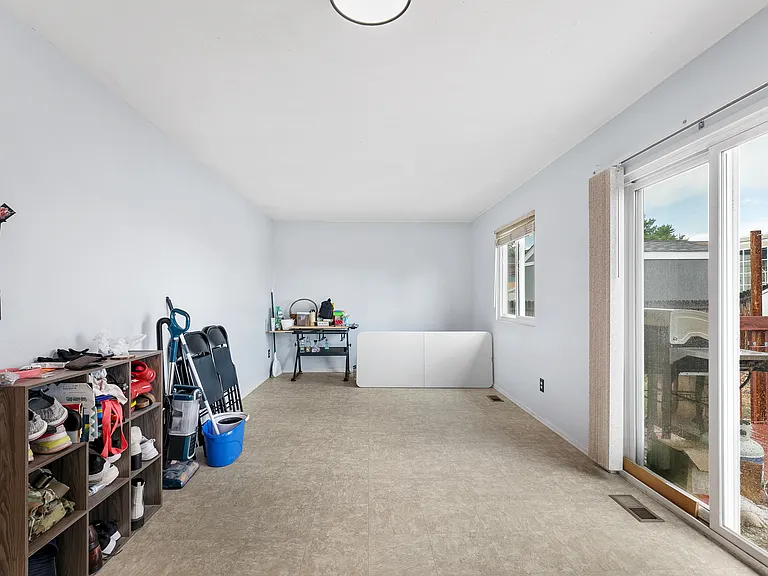 4850 Witches Hollow Ln — Photo 12