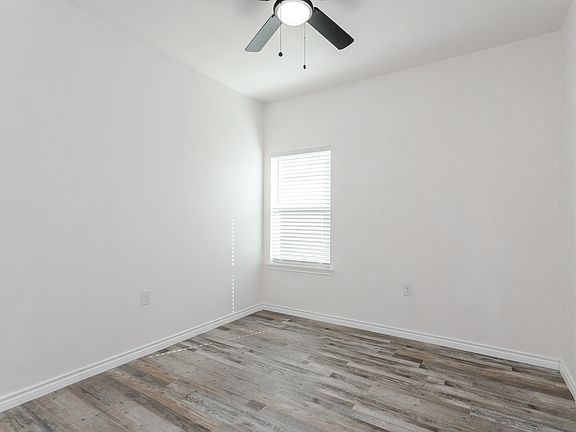 4th image of 326 Blake Ln