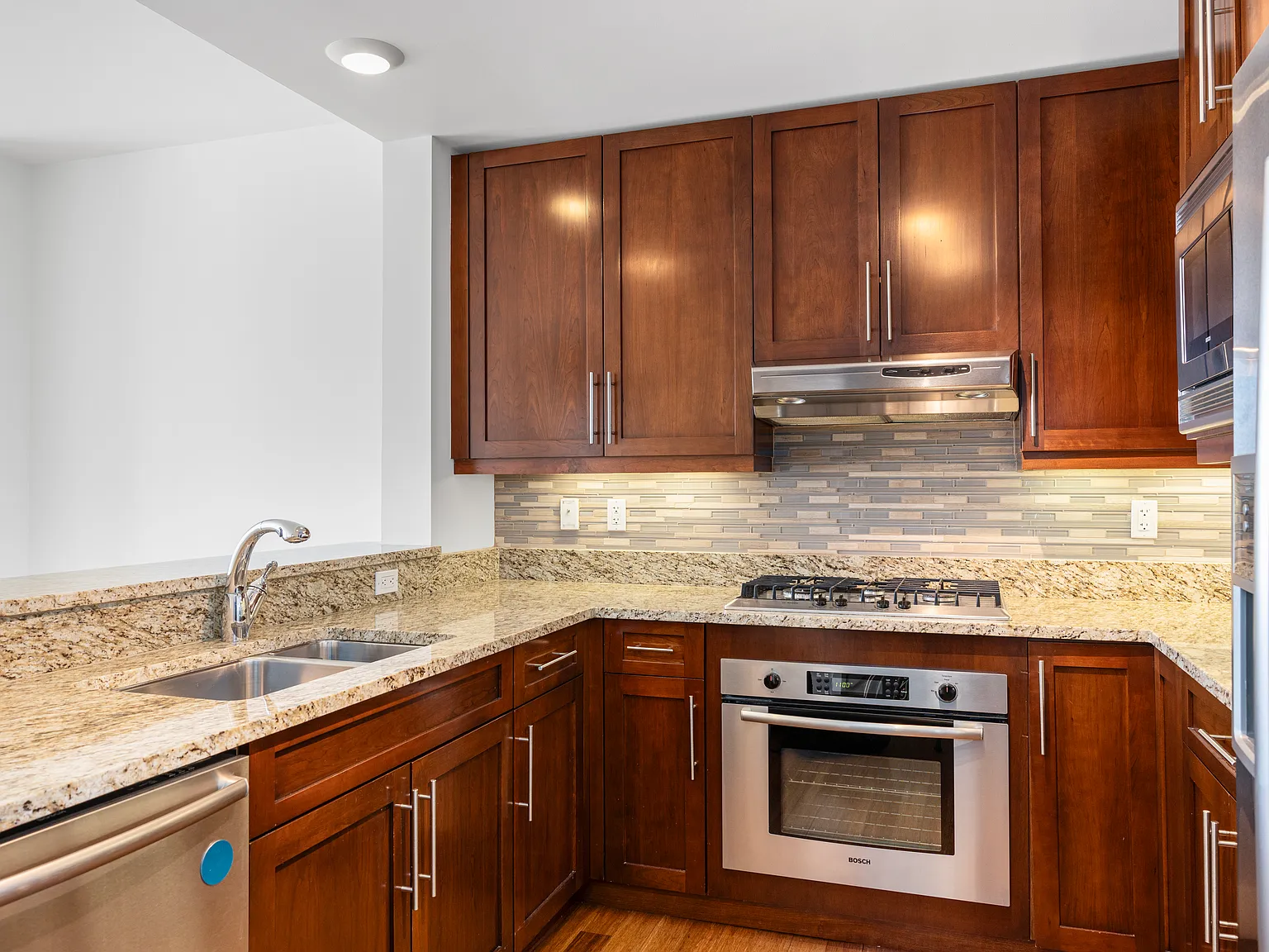 2 bed, 1140 sqft, $5,100 — Photo 3