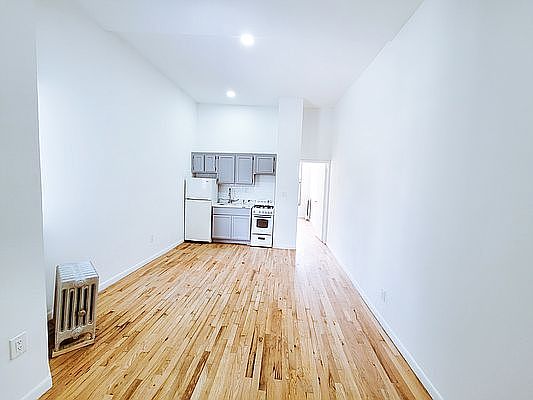 1st image of 2335 1st Ave #5E