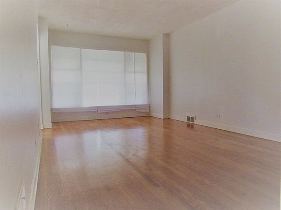 4th image of 12317 S La Salle St