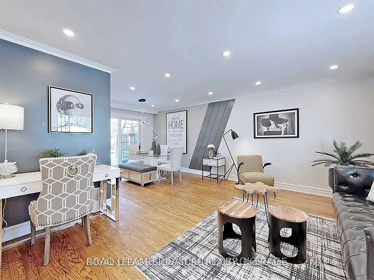 17 Baroness Cres #UPPER — Photo 6