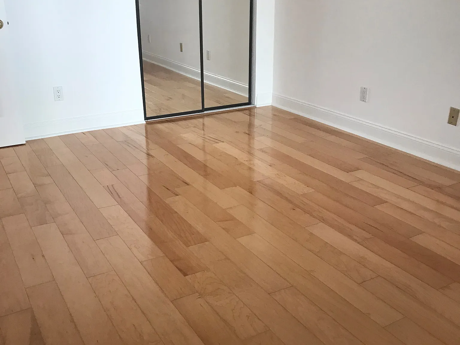1 bed, 750 sqft, $4,200 — Photo 2