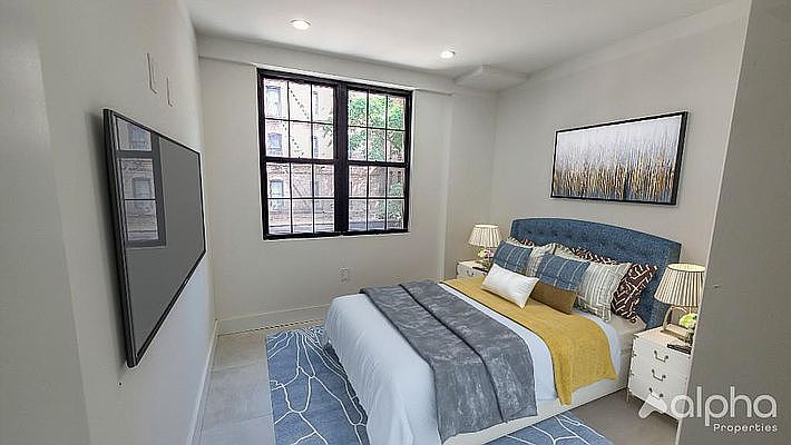 1st image of 2735 Creston Ave #3D