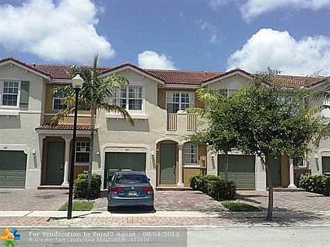 1st image of 636 NE 21st Ter #636