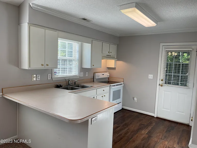 3719 Elizabeth Ave — Photo 4