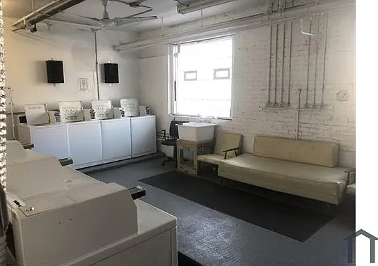 1 bed, 1050 sqft, $1,100 — Photo 4