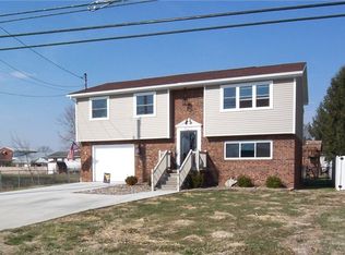 1021 16th St, Vienna, WV 26105