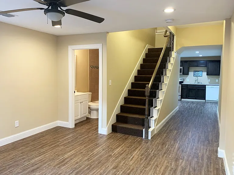 1433 S Travis St #A — Photo 2