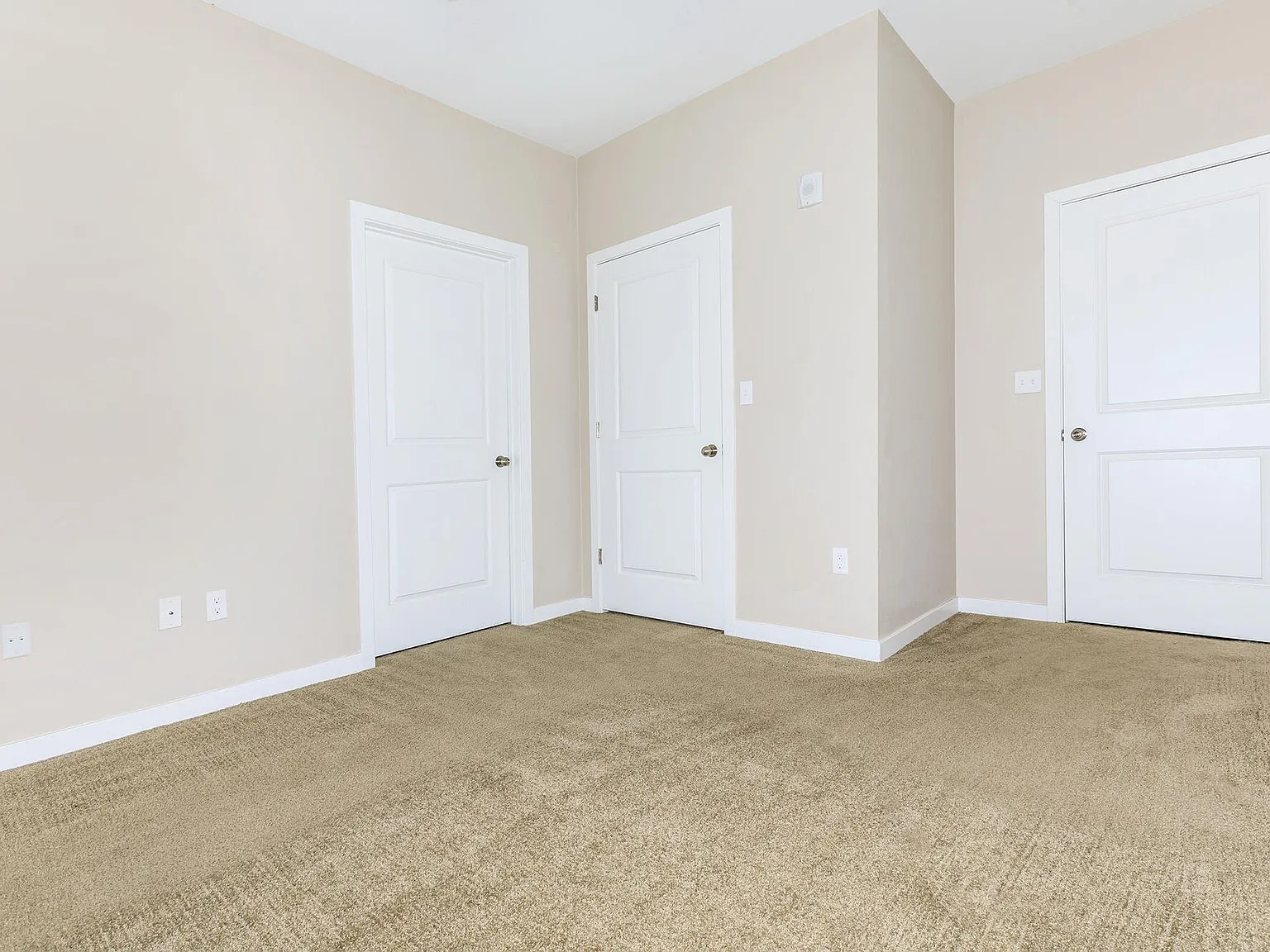 Bella Vista — Photo 1