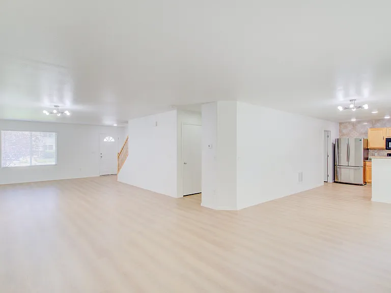 1153 W 400 S — Photo 11