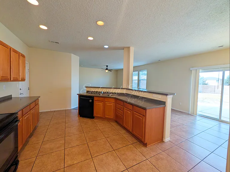 7905 Sierra Altos Pl NW — Photo 3
