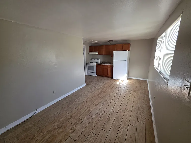 112 S Hilltop Rd #2 — Photo 1