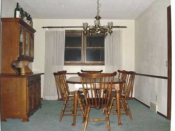 3rd image of 925 Bexley Dr