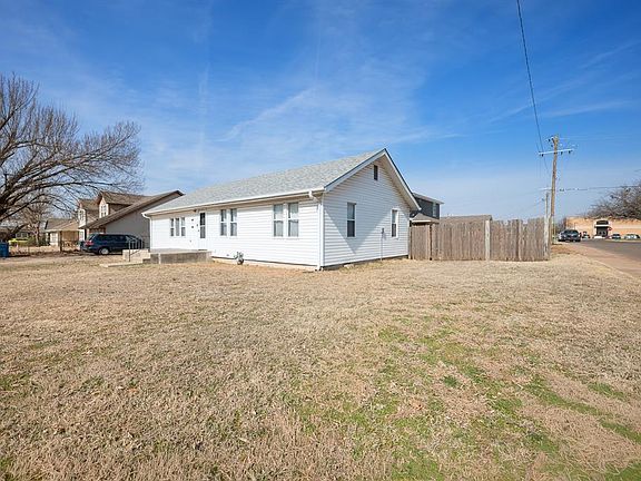 3rd image of 601 W Main St