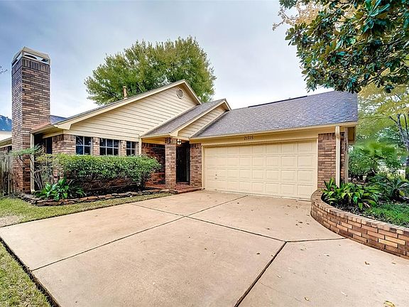 3rd image of 21315 Park Post Ln