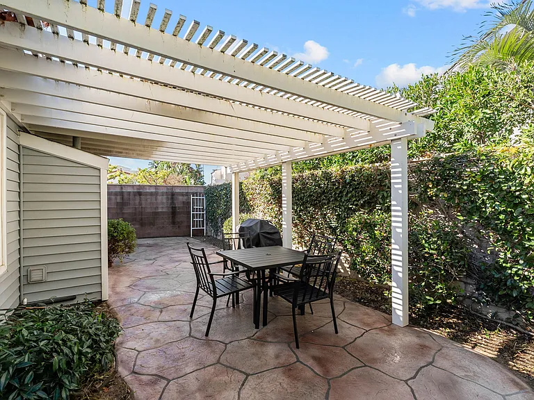 1251 Devon Ln — Photo 25