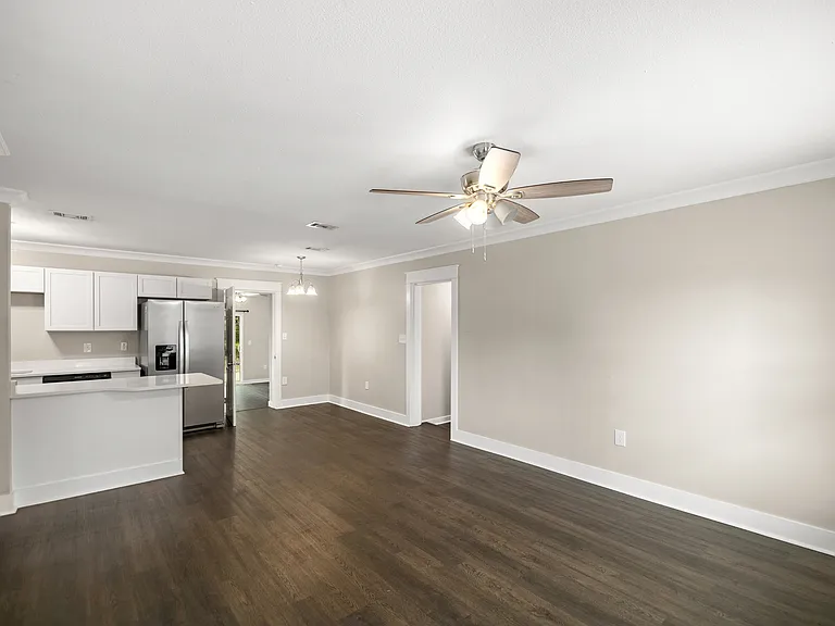 200 Spencer Dr — Photo 8