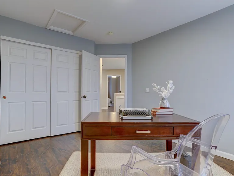541 Pitkin Way — Photo 25