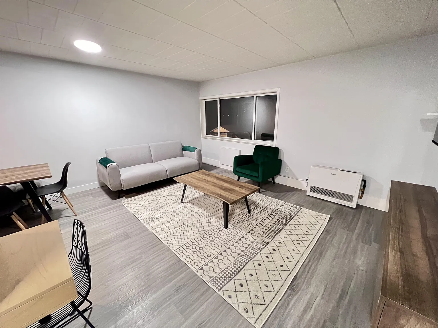 1 bed, 650 sqft, $1,356 — Photo 2