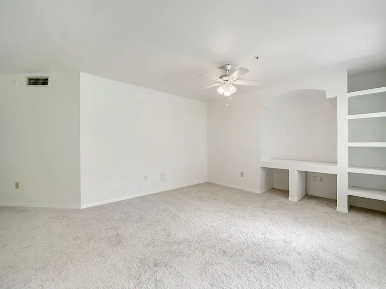 7270 Westpointe Blvd #910 — Photo 8