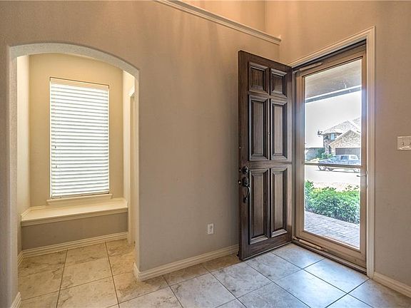 3rd image of 431 Catherine Ln