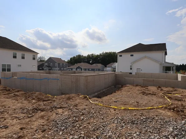 300 Reign Way, Pataskala, OH 43062