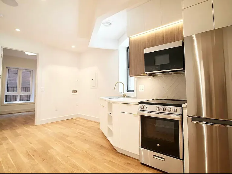 223 E 96th St #1D — Photo 2