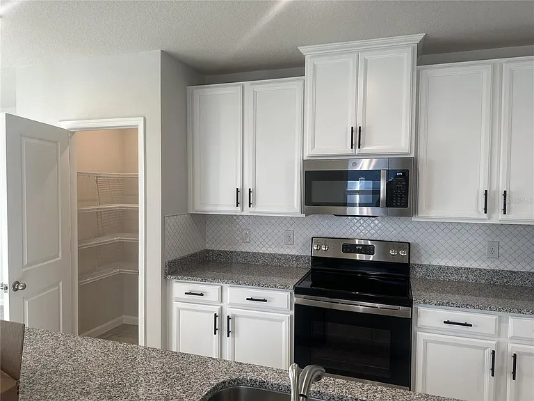 1588 Eucalyptus Way — Photo 8