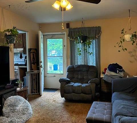 4th image of 959 Pleasant Dr